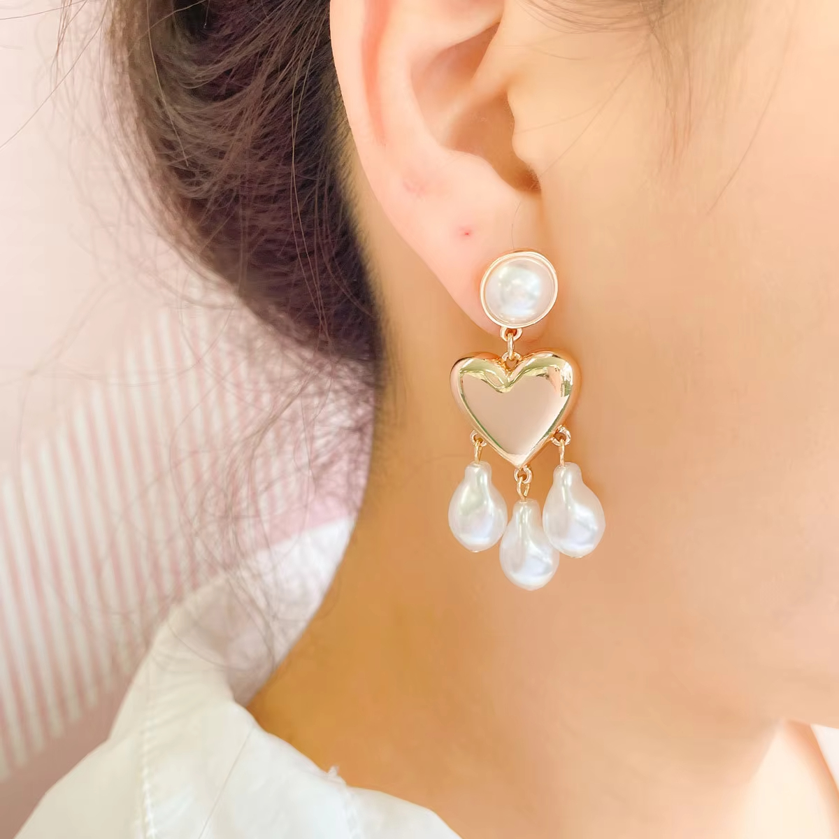 Wholesale New Love Irregular Pearl Pendant Earrings Women High End Pearl Earrings