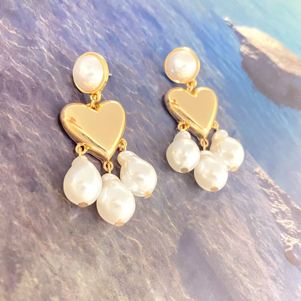 Wholesale New Love Irregular Pearl Pendant Earrings Women High End Pearl Earrings