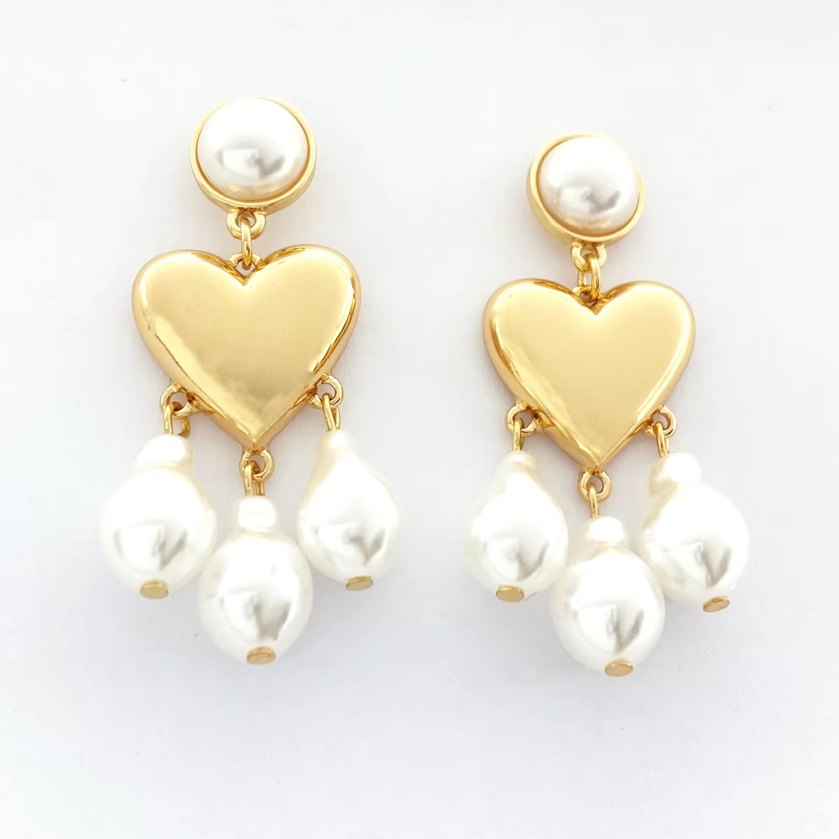 Wholesale New Love Irregular Pearl Pendant Earrings Women High End Pearl Earrings