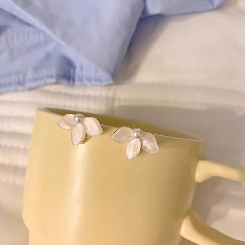 Wholesale Trendy Ear Jewelry Shell Petal Jewelry Personalized Earrings for Women