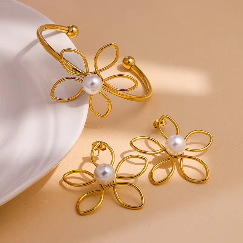 Women's Fashion Stainless Steel Jewelry Set - Cut-Out Bracelet Plastic Pearl Zirconia Pearl Earrings for Wedding Party Engagement