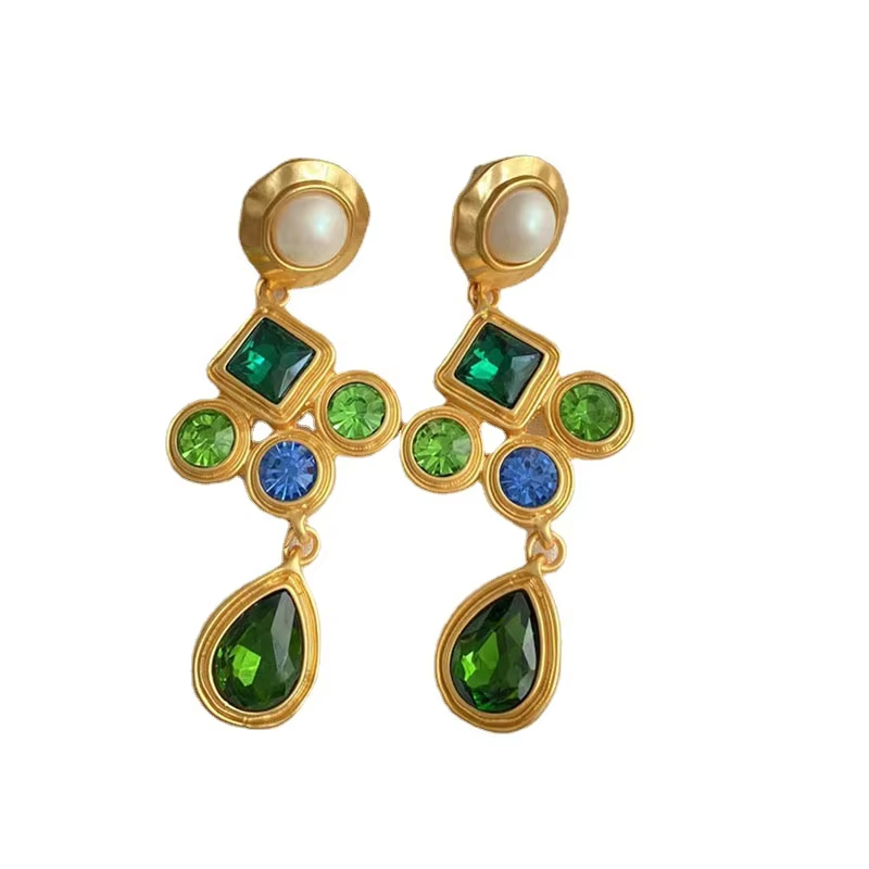 Women rhinestone inlaid droplet earrings, European and American luxury fashionable earrings for women