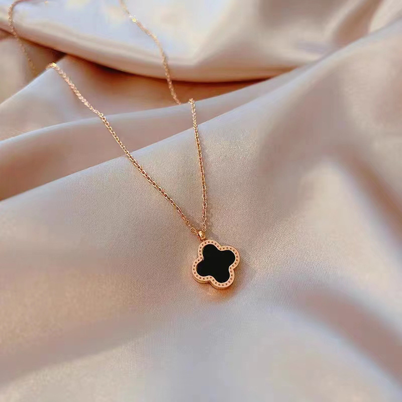 Elegant Black Clover Pendant Necklace by Chinese Jewelry Manufacturer