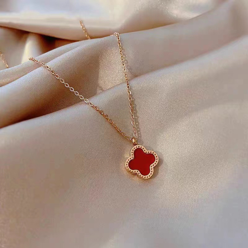 Elegant Black Clover Pendant Necklace by Chinese Jewelry Manufacturer