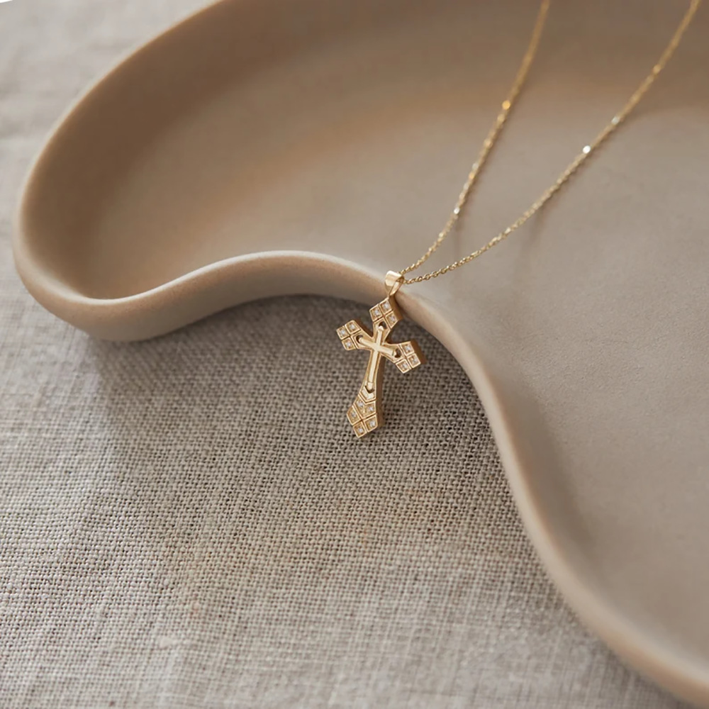 Vintage Gold Orthodox Cross Pendant Necklace – Classic Christian Religious Jewelry