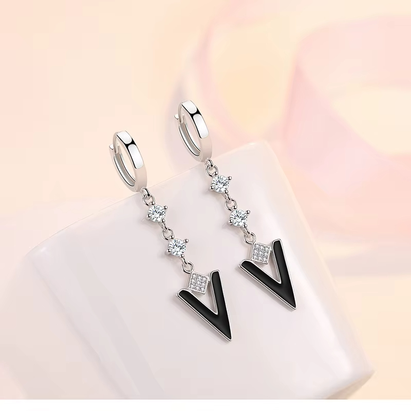 Geometric Water-drop Ear Long Triangle V-shaped Diamond-studded Earrings