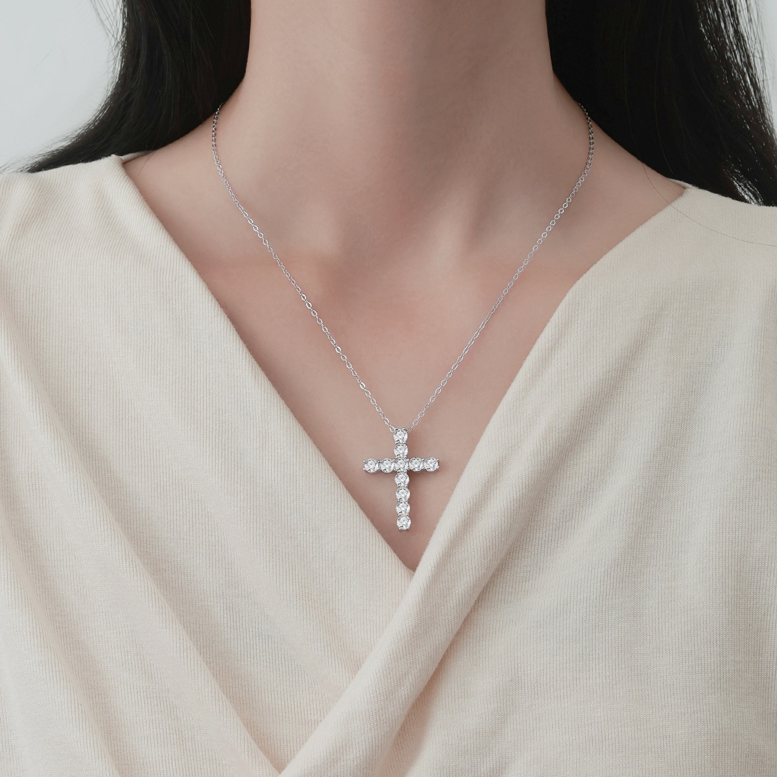 Elegant Silver Link Necklace with Cross Pendant – Simple Silver Chain for Women