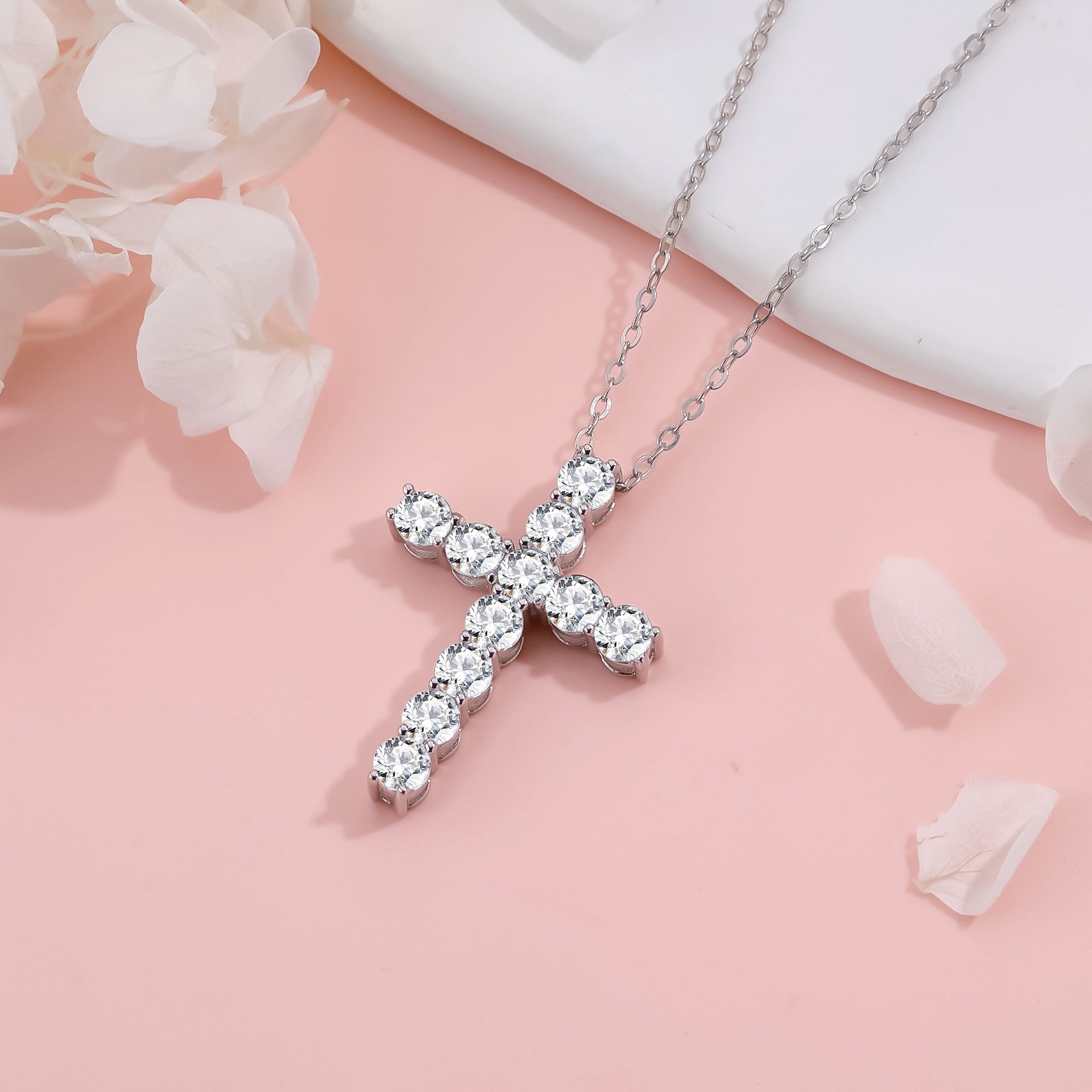 Elegant Silver Link Necklace with Cross Pendant – Simple Silver Chain for Women