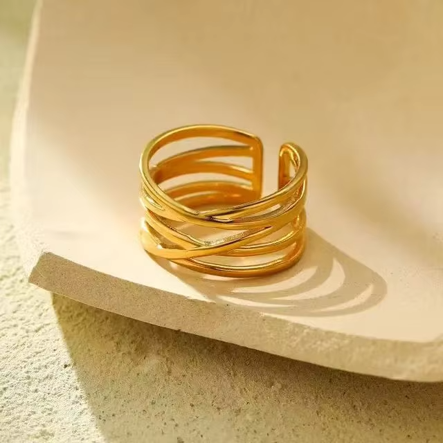 Wholesale Waterproof 18K Gold Plated Wave Ring – Stainless Steel Geometric Jewelry for Women