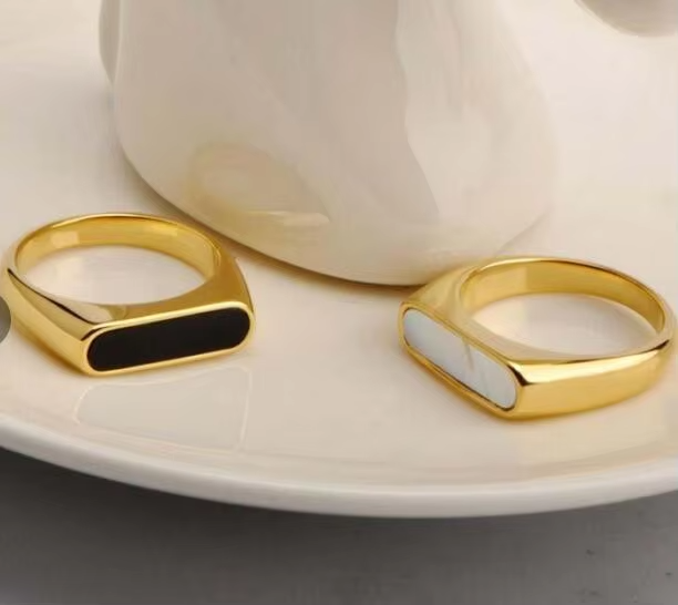 Geometric Shell Charm Titanium Steel Ring – 18K Gold Plated Fashion Index Finger Ring for Women