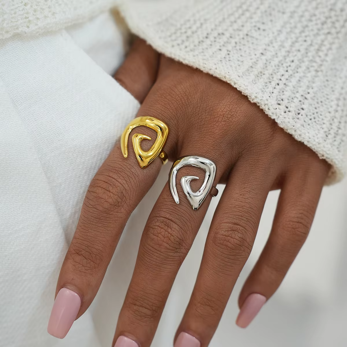 Designer Hollow Open Stainless Steel Finger Rings for Women – 2025 Trendy Fashion Jewelry