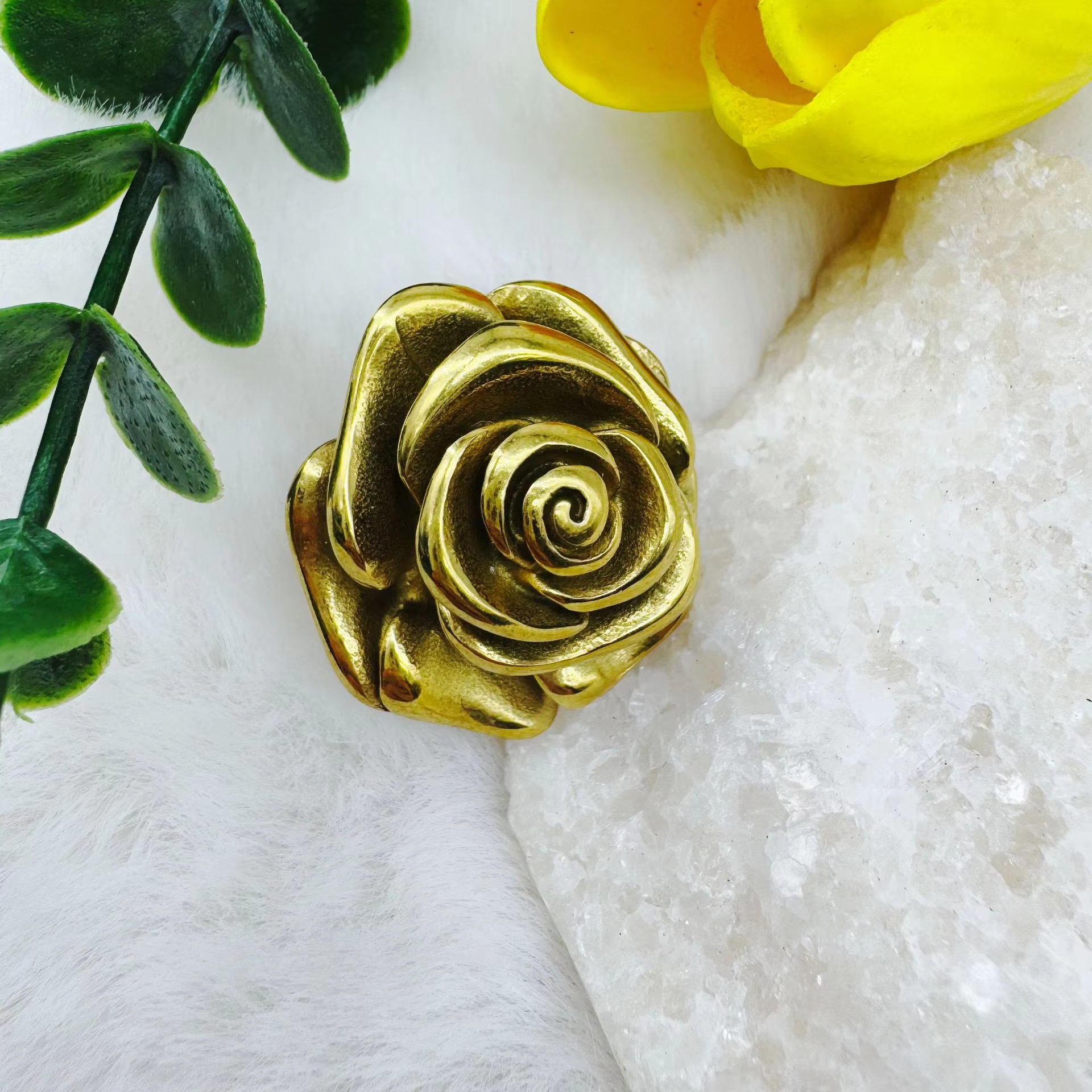 Elegant 18K Gold Plated Stainless Steel Large Rose Flower Ring – Romantic Waterproof Vintage Blossom Statement Jewelry