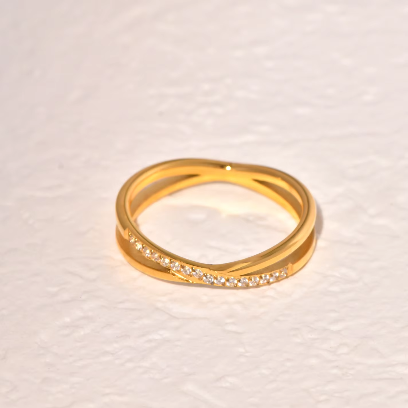 Hot Selling 18K Gold Plated Waterproof Non-Tarnish Stainless Steel Minimalist Crossover X Stacking Ring