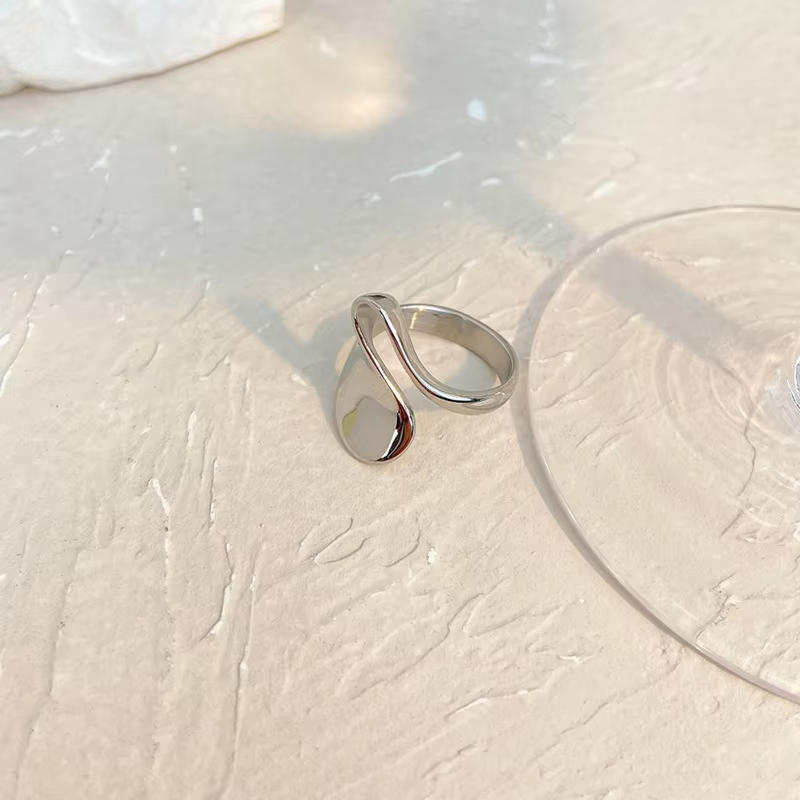 Punk Style Personalized 18K Gold Plated Stainless Steel Irregular Wave Ring – Fashion Jewelry for Women