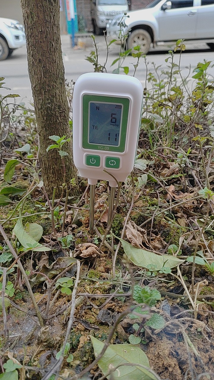 Portable Digital Soil Nutrient & pH Meter for Gardening – Fast Results, ATC, High Precision