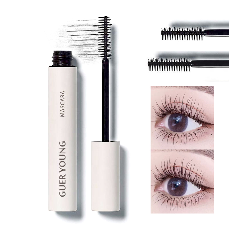 Ultra-Defining Lengthening Mascara with Precision Comb Brush