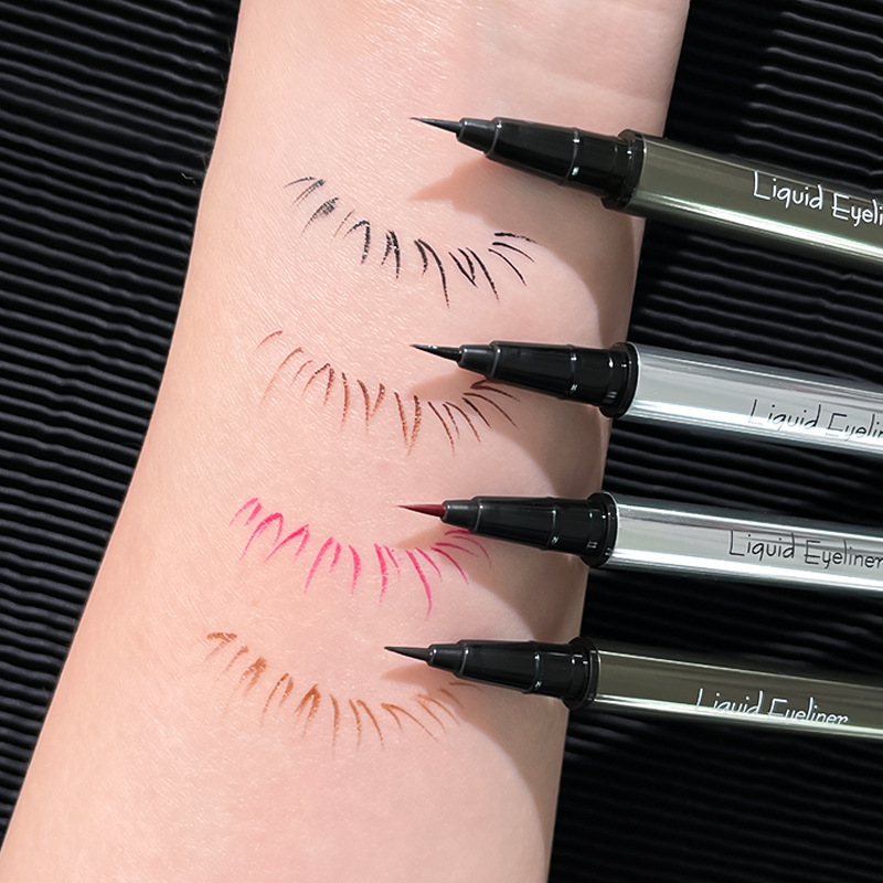 Double-Ended Eyeliner Pen – Precision & Versatile Design