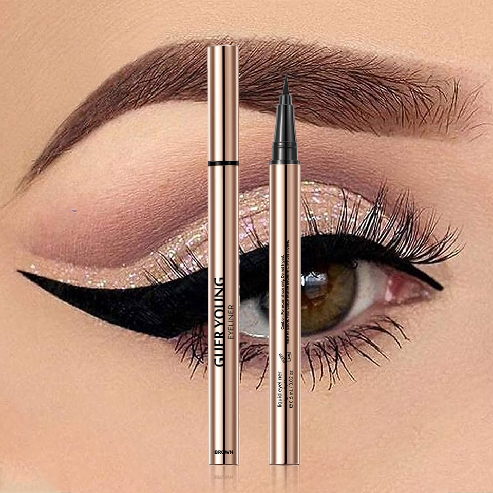 Smudge-Proof Eyeliner Pen – Fine Felt Tip for Flawless Winged Lines