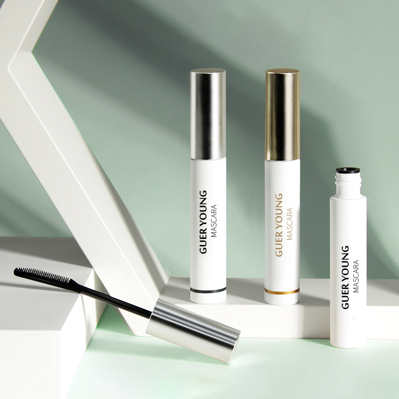 Lengthening Waterproof Mascara – Curling, Smudge-Proof & Volumizing Comb Brush