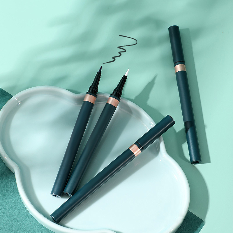 Waterproof Liquid Eyeliner Pen – Precise Definition & Long-Lasting Wear