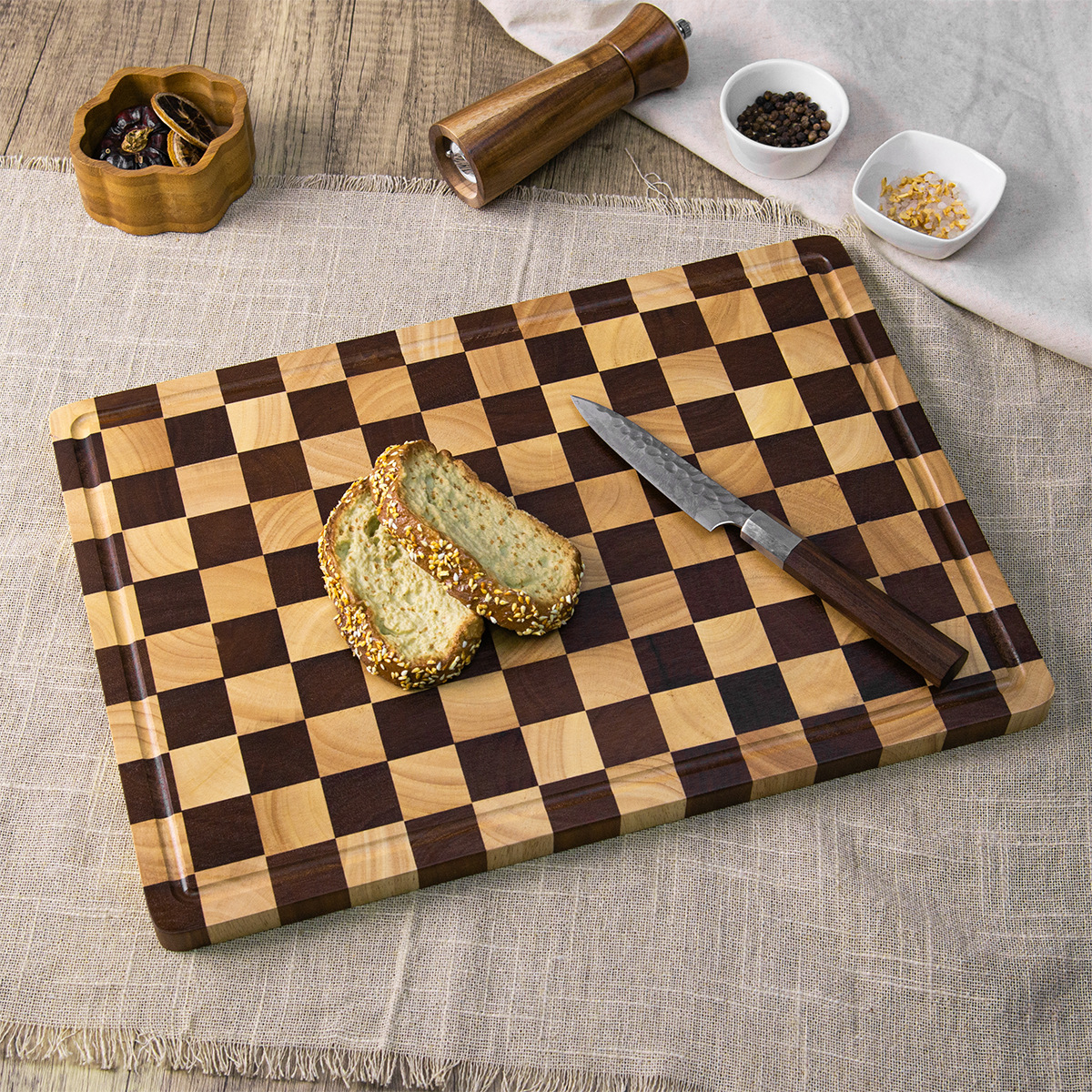 Checkered Rubber Wood Cutting Board Checkered Rubber Wood Cutting Board
