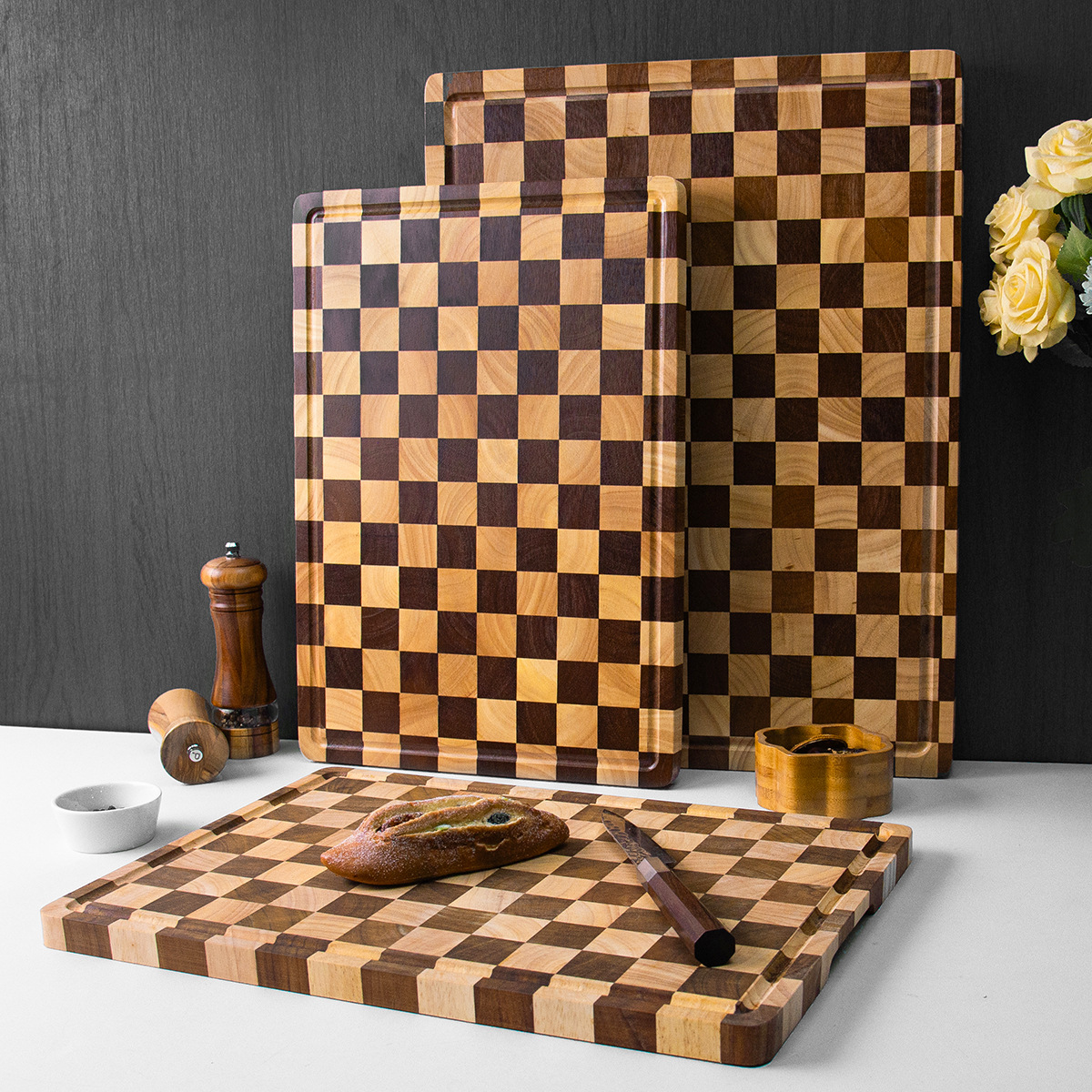 Checkered Rubber Wood Cutting Board Checkered Rubber Wood Cutting Board
