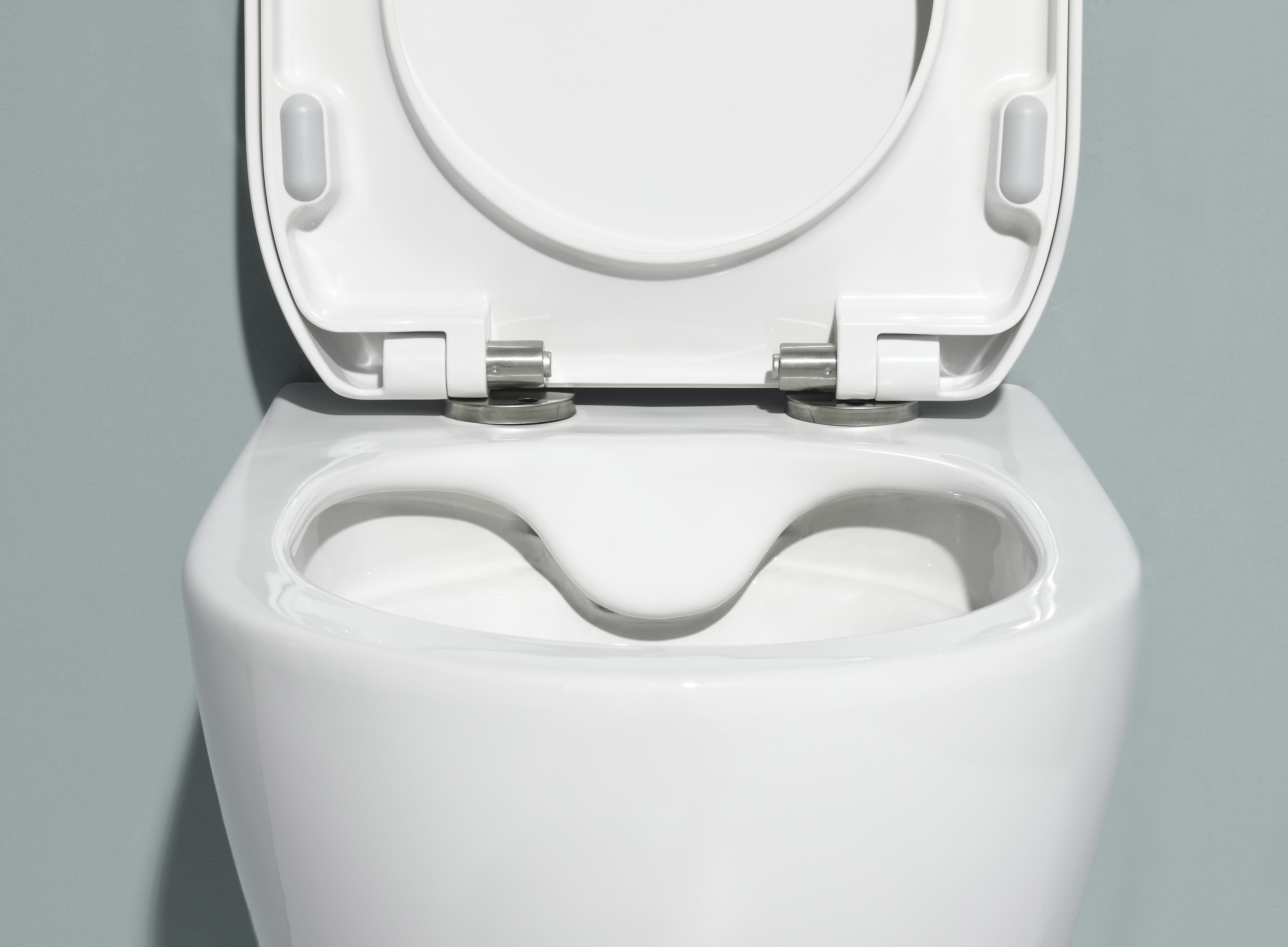 Rimless Wall Hung Toilet – Modern Minimalist Design, Silent Flush, Water-Saving Ceramic WC