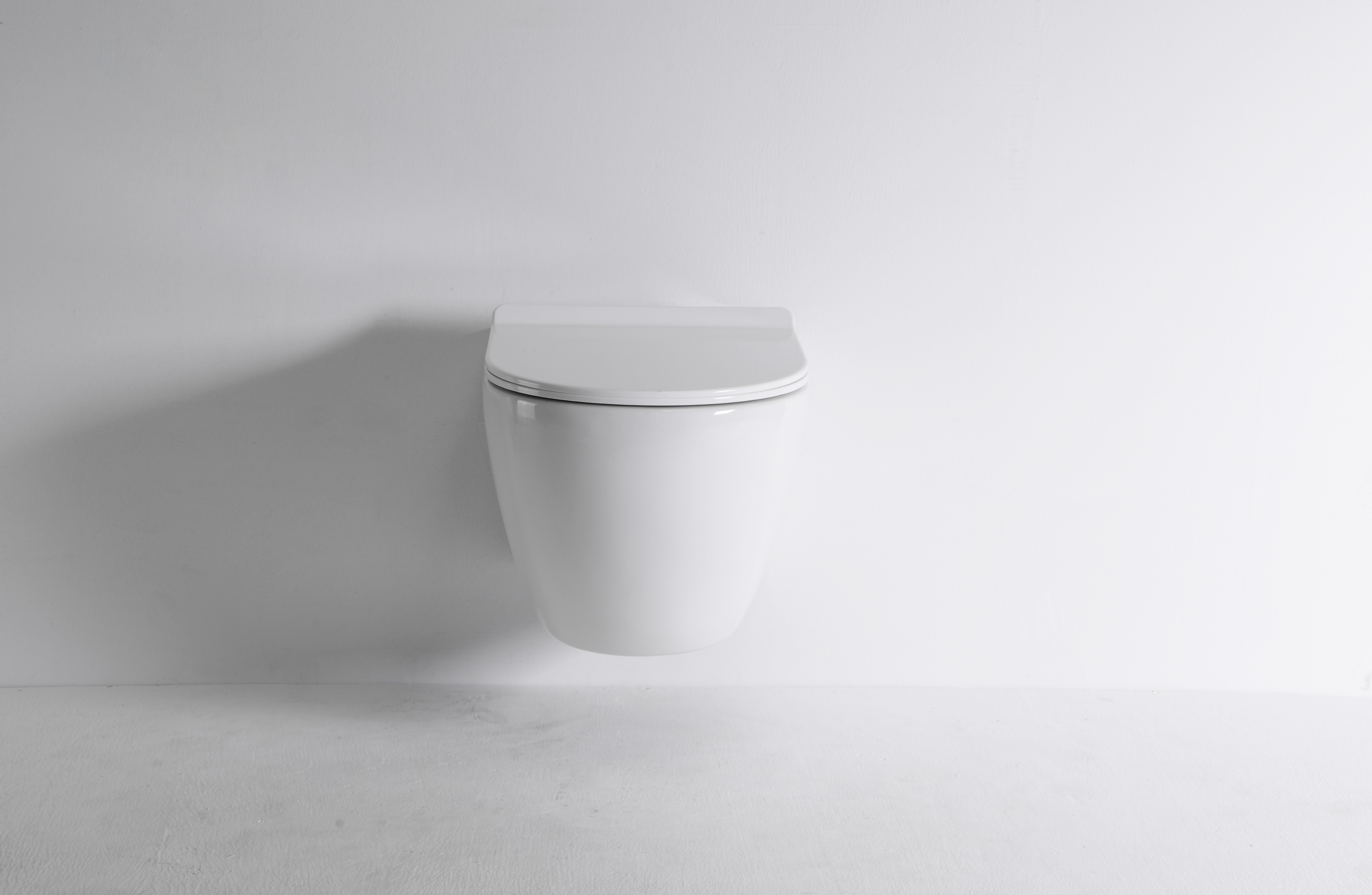 WC Sospeso a Super Vortice 2416A - Design Compatto e Silenzioso