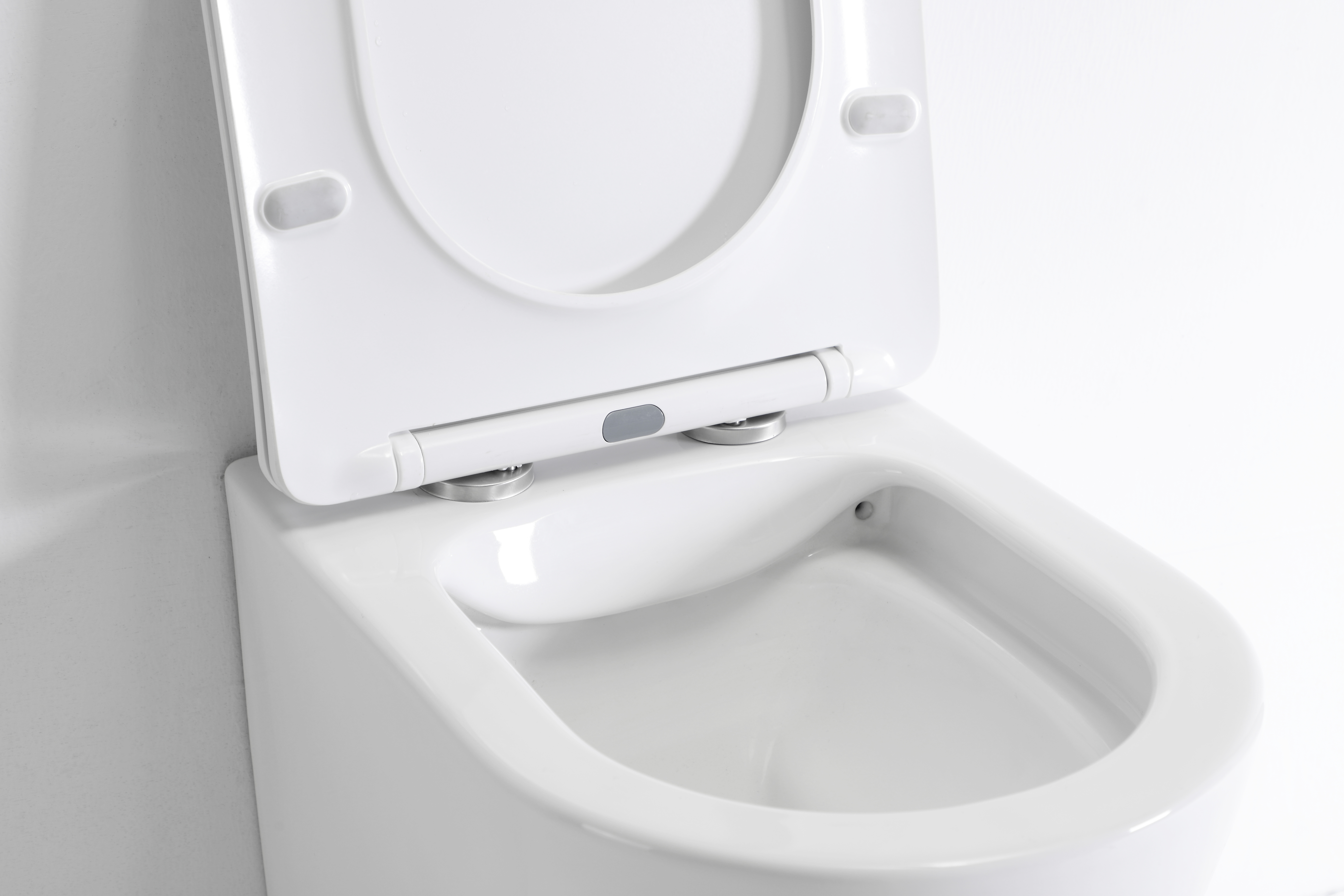 Modern Rimless Wall-Hung Toilet – Space-Saving, Hygienic & Eco-Friendly Design