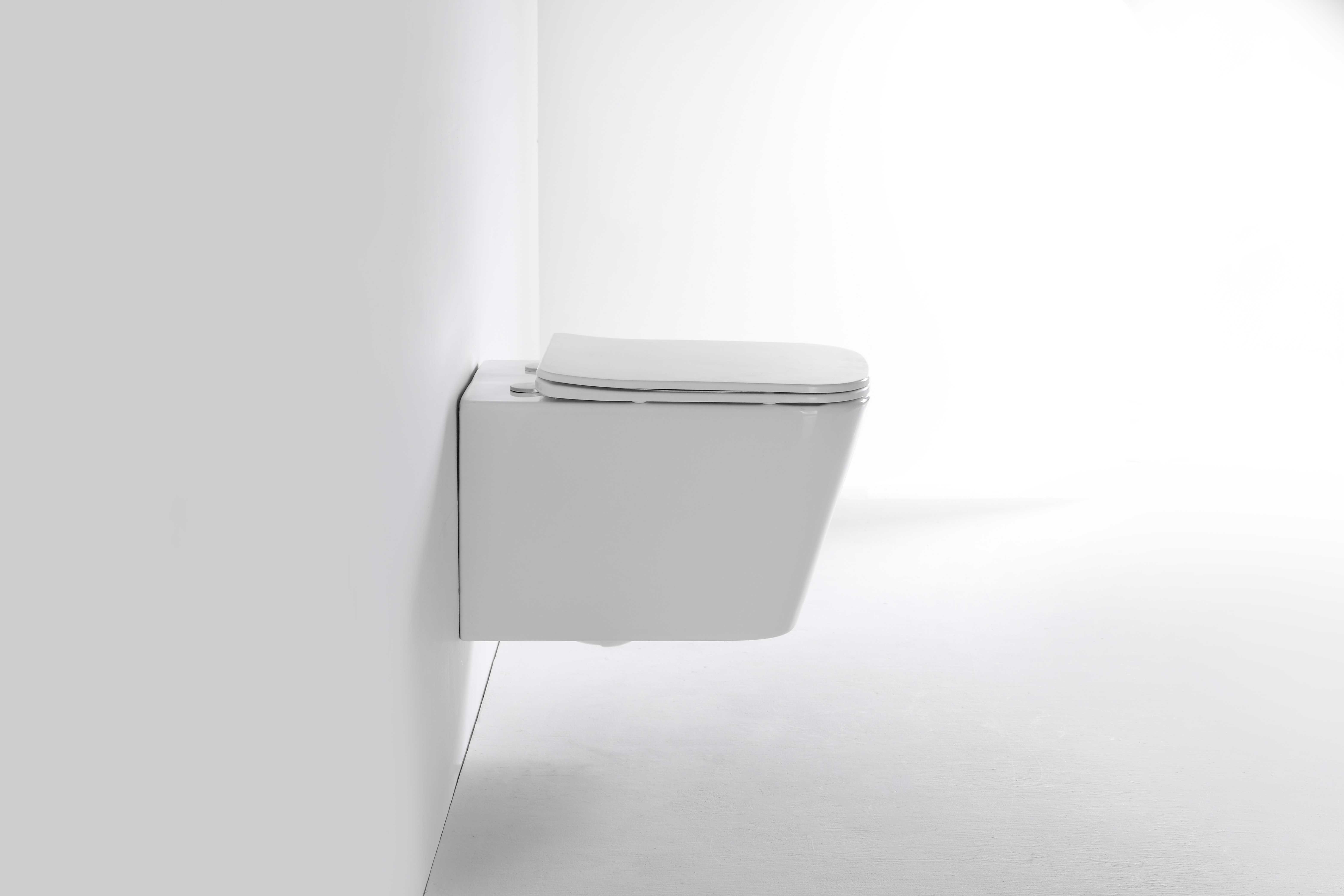 Toilette Suspendue Murale Moderne en Céramique – Design Compact et Facile à Nettoyer