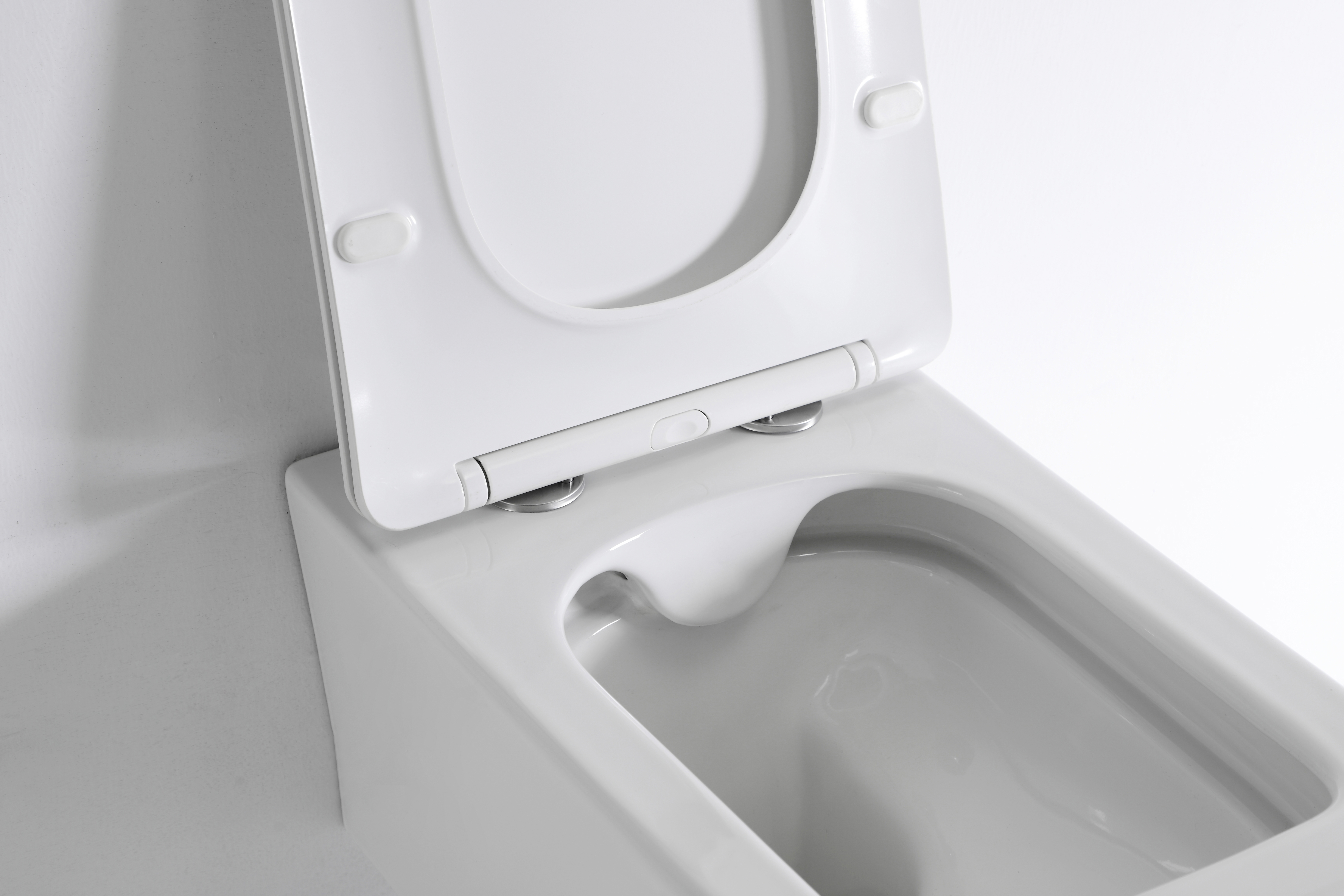 2467D Rimless væghængt toilet – Støjsvag, pladsbesparende og effektiv skylning