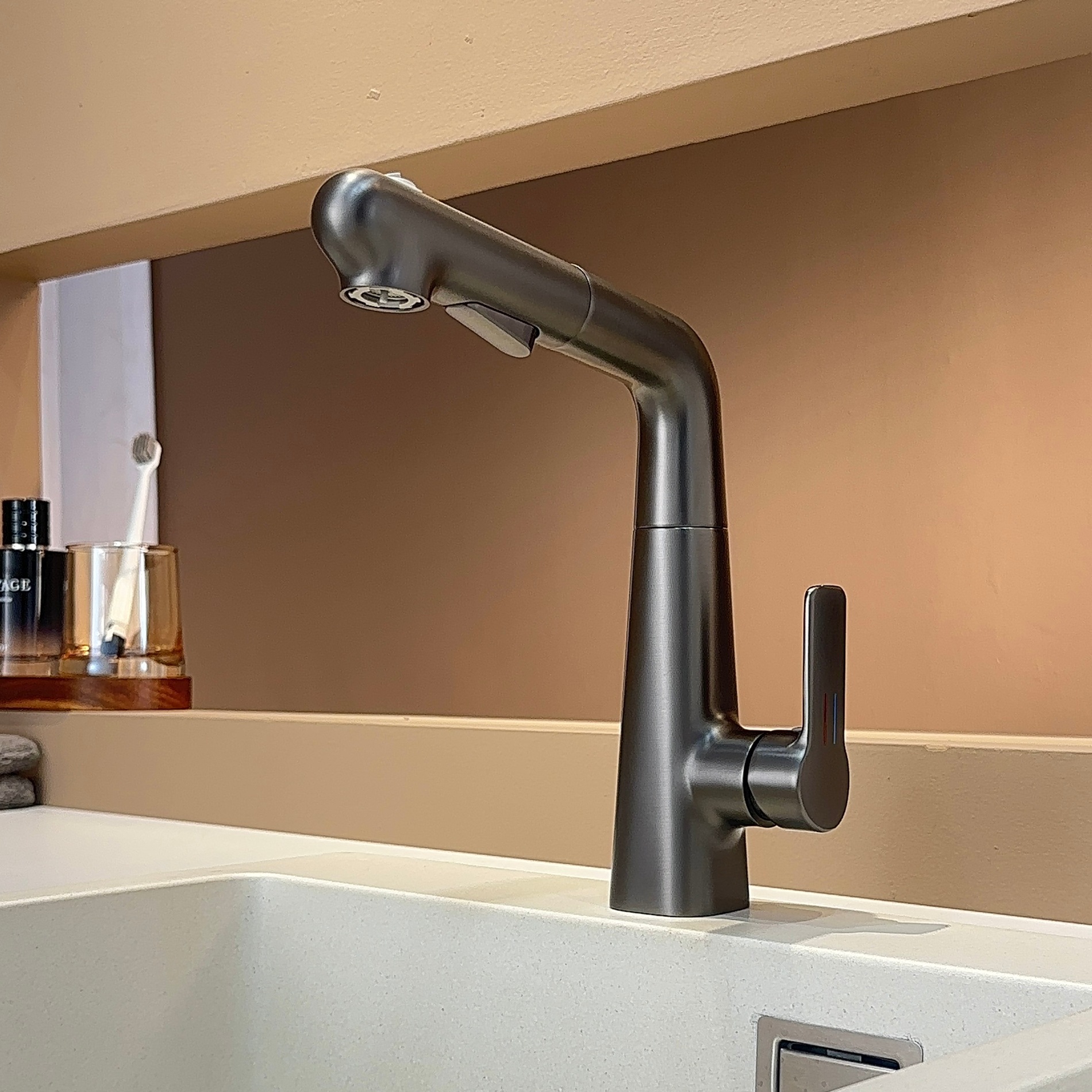 Faucet with Pull-Out Sprayer, 3 Spray Modes