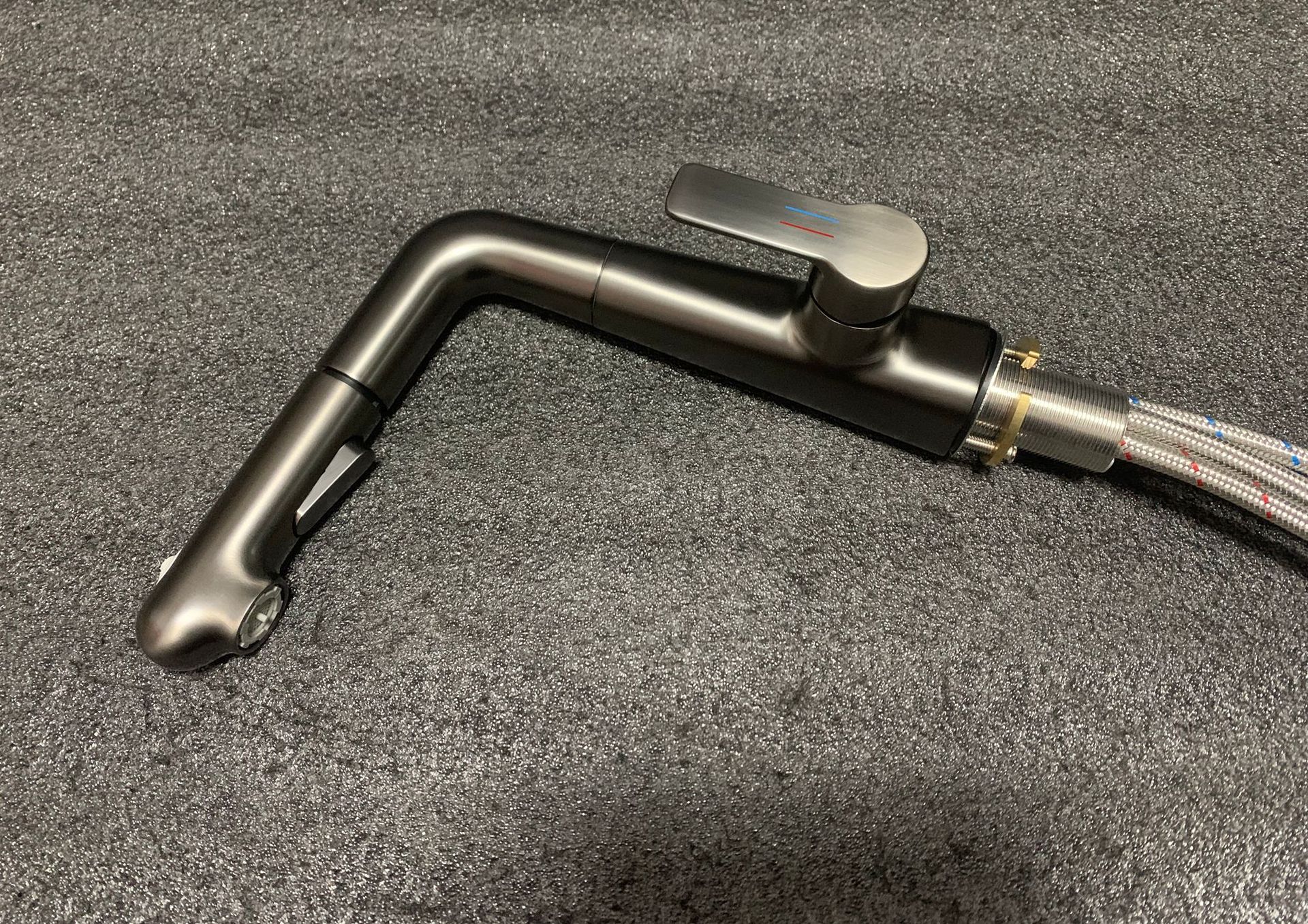 Faucet with Pull-Out Sprayer, 3 Spray Modes