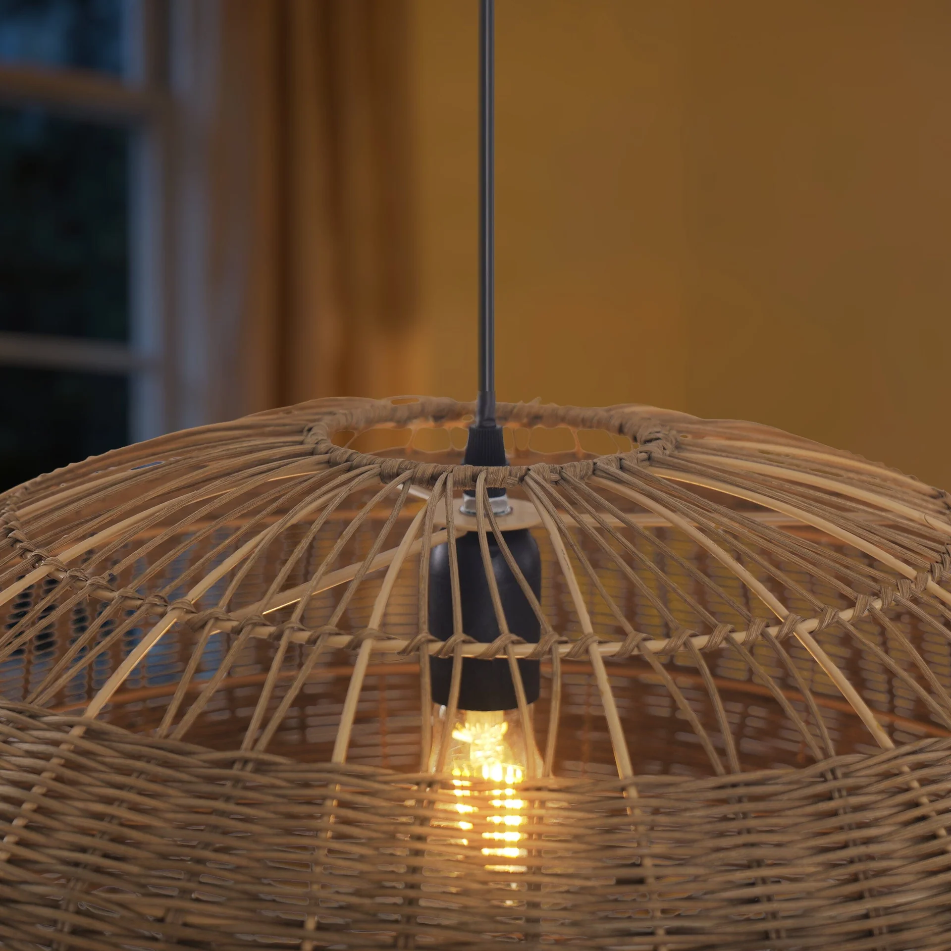 Modern Handwoven Rattan Pendant Light for Dining Room Cafe Hotel