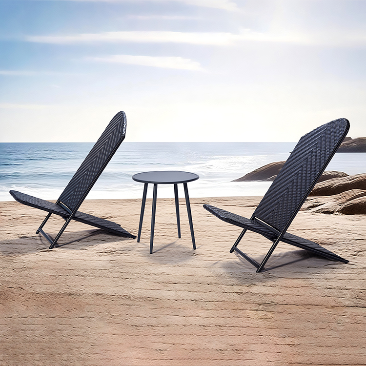 Easy-Clean Lightweight Modern Foldable Outdoor Furniture PE Rattan Folding Deck Patio Chair
