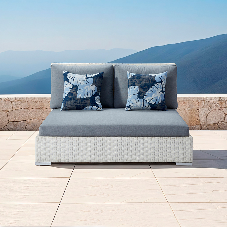 All-Weather Outdoor Elegance Rattan Lounge Garden Poolside Stylish Resort Patio Sofa With Pillow