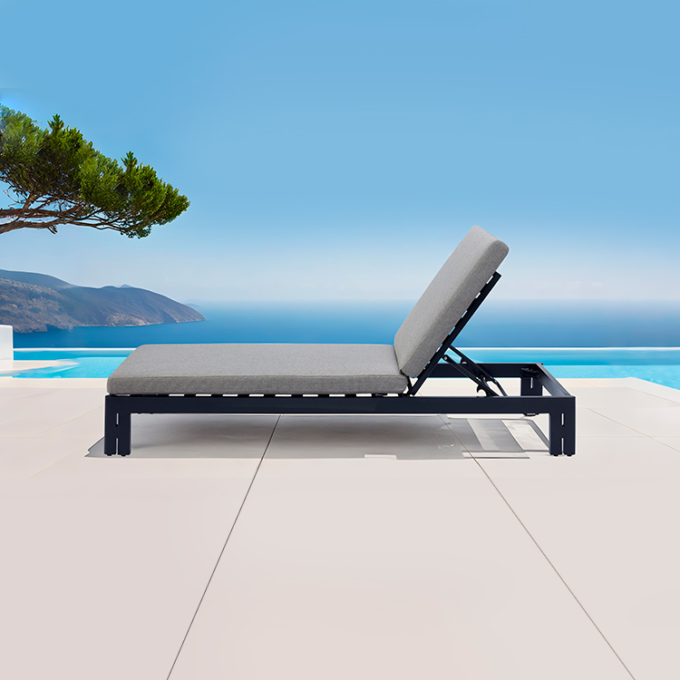 Waterproof and Durable Luxury Outdoor Chaise Lounge Aluminum Poolside Adjustable Lounger with Cushion
