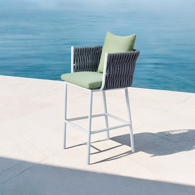 Hotel & Restaurant Weather-Resistant Aluminum Frame Outdoor Rope Bar Chair with Cushion