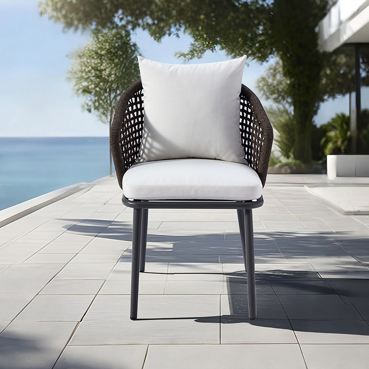 Minimalist Backyard Waterproof Aluminum Outdoor Handwoven Rope Patio Chair with Cushion