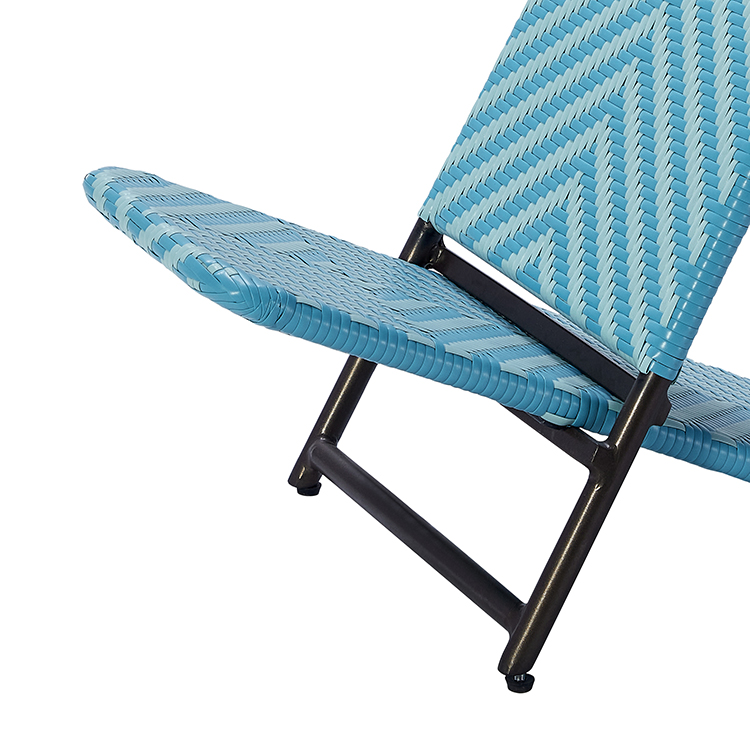 Nordic Style Space-Saving Durable Aluminum Waterproof PE Wicker Patio Beach Folding Chair