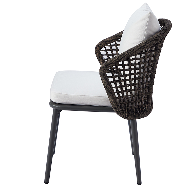 Minimalist Backyard Waterproof Aluminum Outdoor Handwoven Rope Patio Chair with Cushion