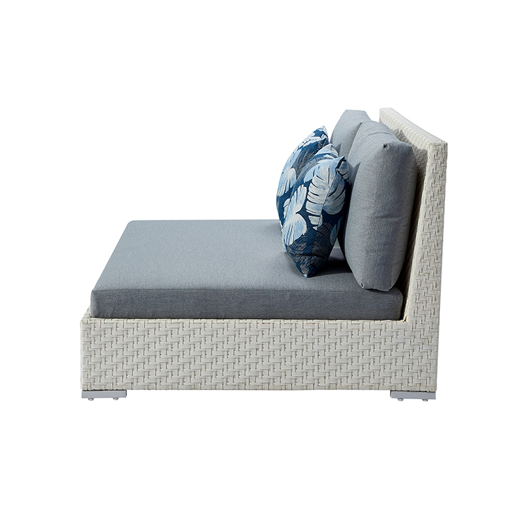All-Weather Outdoor Elegance Rattan Lounge Garden Poolside Stylish Resort Patio Sofa With Pillow