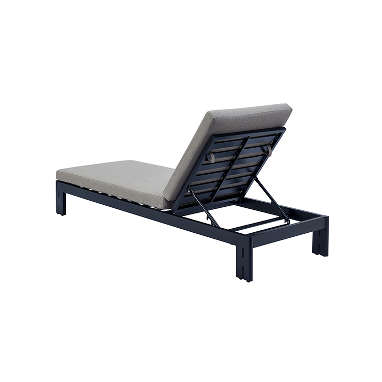 Waterproof and Durable Luxury Outdoor Chaise Lounge Aluminum Poolside Adjustable Lounger with Cushion