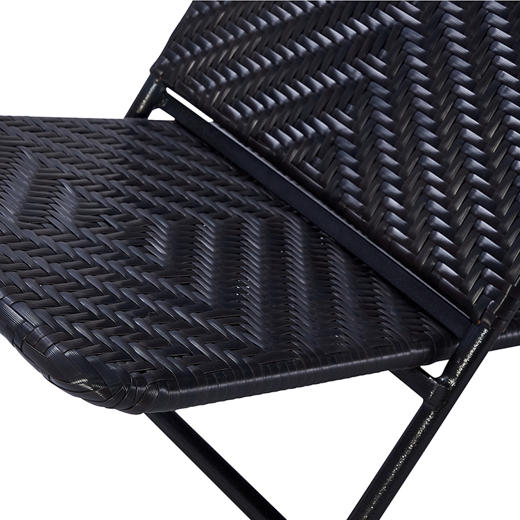 Easy-Clean Lightweight Modern Foldable Outdoor Furniture PE Rattan Folding Deck Patio Chair