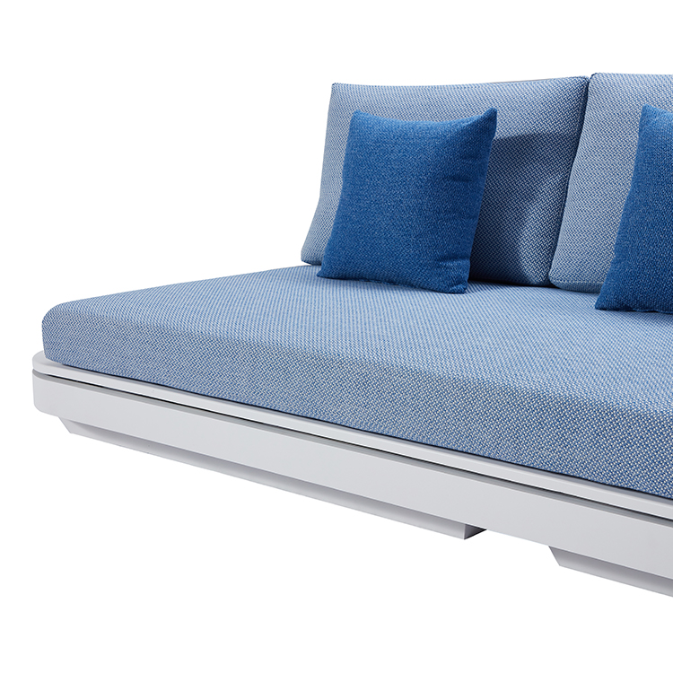 Sophisticated Hotel Patio Lounge Furniture Compact Sun-Resistant Aluminum Sofa Set with Cushion