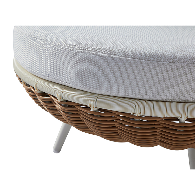 Contemporary Garden Durable Semi-Enclosed PE Wicker Outdoor Lounge Chair