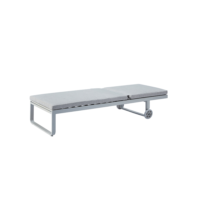 Luxury Durable Cushioned Recline Adjustable Aluminum Outdoor Chaise Pool Lounger with Side Table