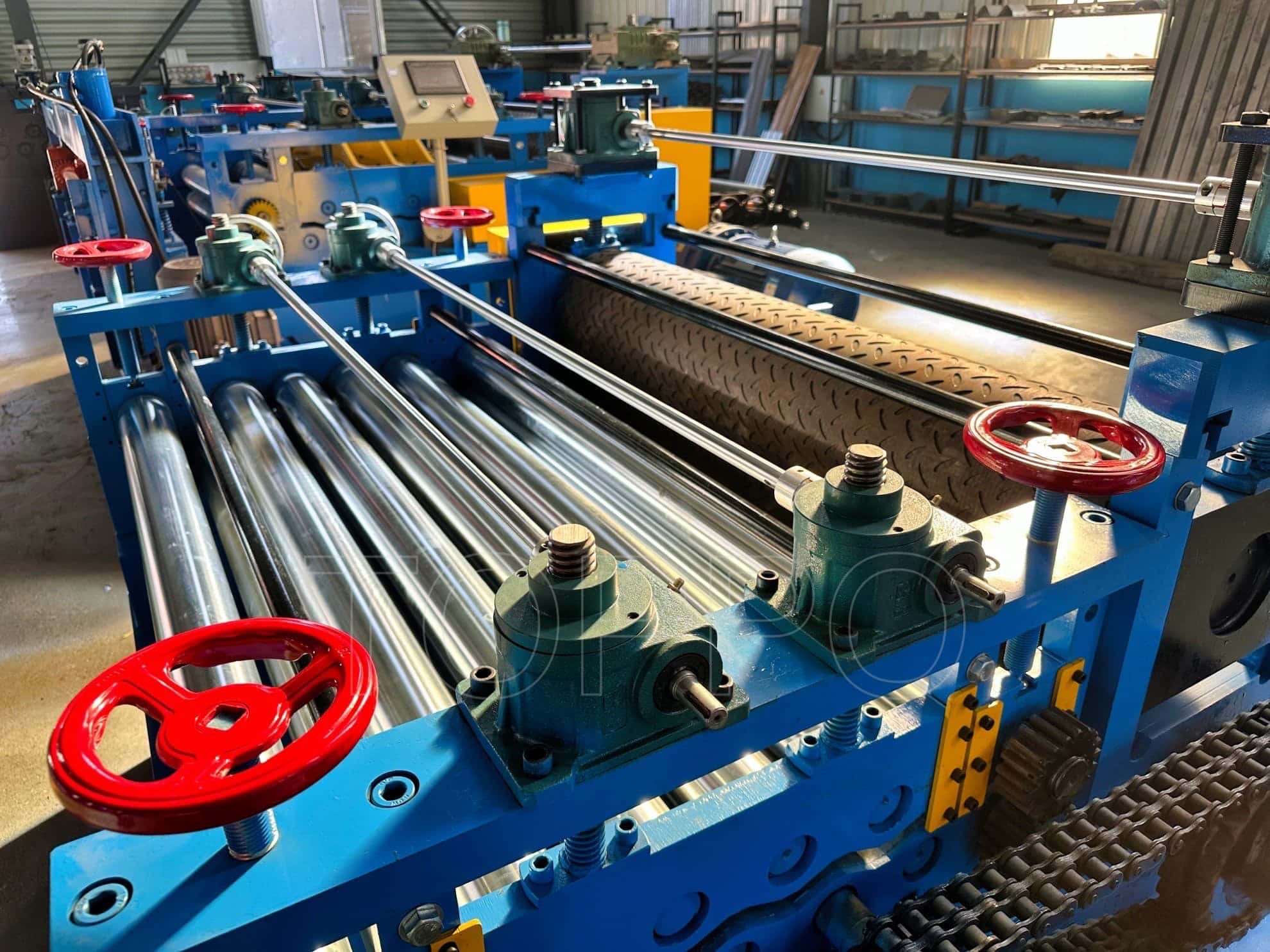 Anti-Slip Pattern Color Steel Aluminum Cold Plate Metal Embossing Machinery
