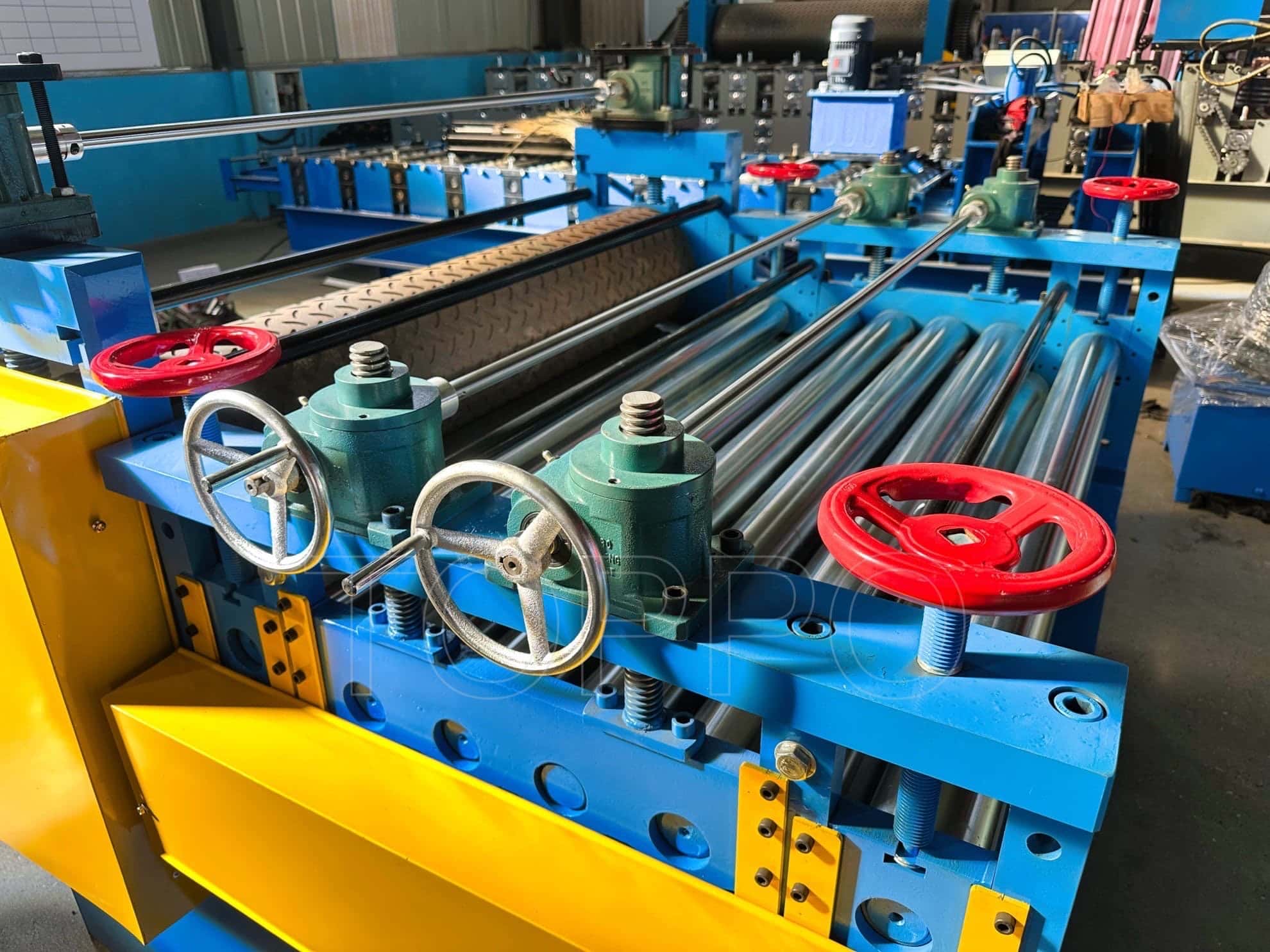 Anti-Slip Pattern Color Steel Aluminum Cold Plate Metal Embossing Machinery