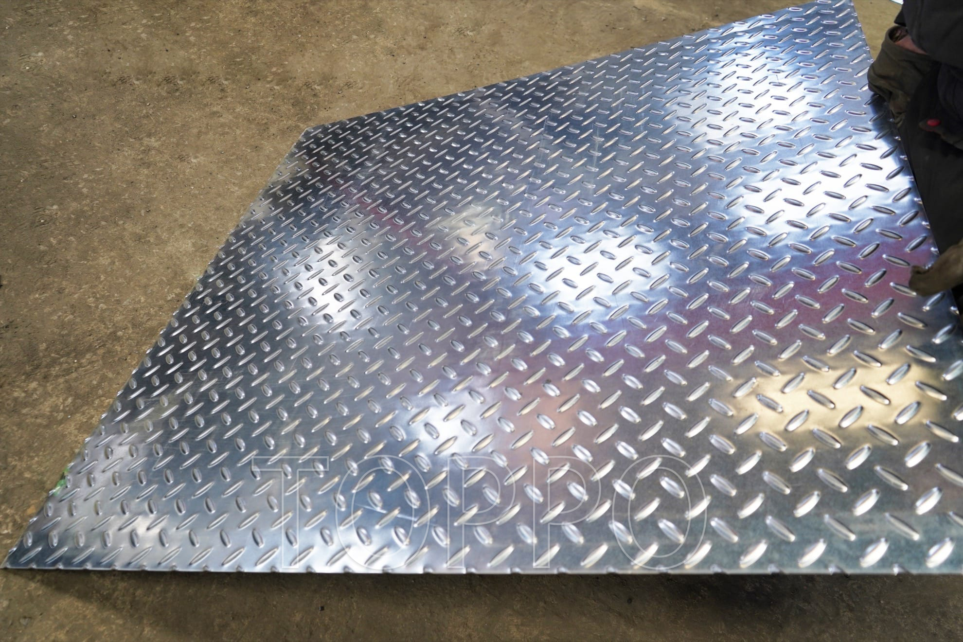 High Precision Metal Sheet Embossing Machine for Industrial Applications